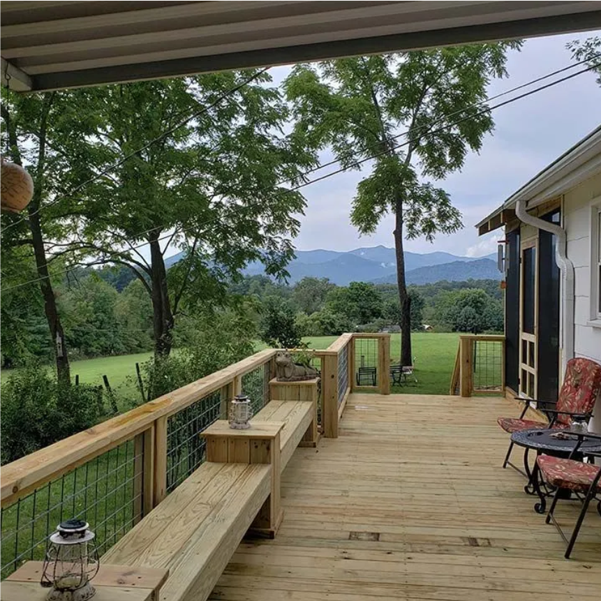 Montgomery Deck